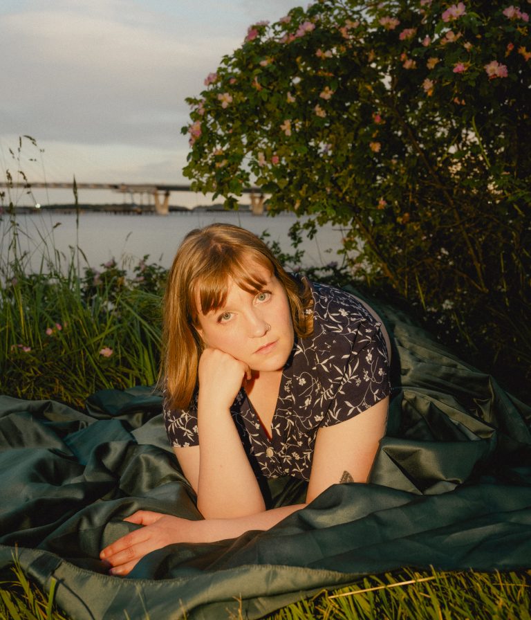 69cce1b712b6e253f92814db_marita narhi - kuvaaja august joensalo